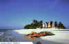 Foto / Photo / informazioni Maldive resort Holiday Island isola di Dhiffushi atollo di Ari sud by LastminuteMaldives