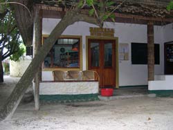 isole maldive fotografie informazioni consigli utili bathala resort isola di bathalaa atollo di ari nord by Claudia&Dario di www.tuttomaldive.it gruppo novembre 2006
