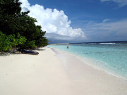 isole maldive fotografie informazioni consigli utili bathala resort isola di bathalaa atollo di ari nord by Claudia&Dario di www.tuttomaldive.it gruppo novembre 2006