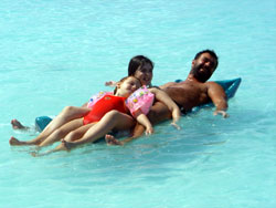 isole maldive fotografie informazioni consigli utili bathala resort isola di bathalaa atollo di ari nord by Claudia&Dario di www.tuttomaldive.it gruppo novembre 2006