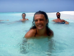 isole maldive fotografie informazioni consigli utili bathala resort isola di bathalaa atollo di ari nord by Claudia&Dario di www.tuttomaldive.it gruppo novembre 2006
