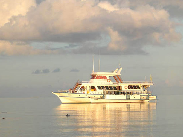 maavahi%20boat%200105%20rid.jpg