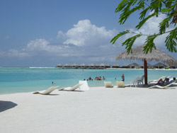 maldive fotografie informazioni consigli utili isole maldive dhonveli resort isola di kanu huraa atollo di male nord giugno 2006 by Dany e Giuseppe e Beatrice
