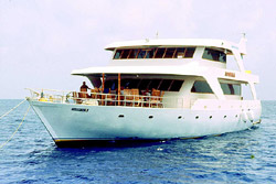 isole maldive fotografie informazioni barca moonima II yacht boat tour operator macanamaldives
