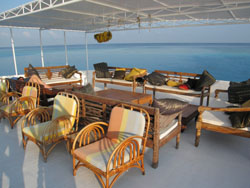 crociera maldive sharifa boat isole maldive fotografie video informazioni notizie sharifa motoryacht in legno a tre ponti di costruzione maldiviana by Blue Tribe crociera alle maldive sharifa nel marzo 2009 by Claudia e Dario di TuttoMaldive.it
