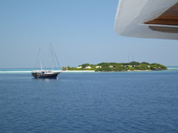 crociera maldive sharifa boat isole maldive fotografie video informazioni notizie sharifa motoryacht in legno a tre ponti di costruzione maldiviana by Blue Tribe crociera alle maldive sharifa nel marzo 2009 by Claudia e Dario di TuttoMaldive.it