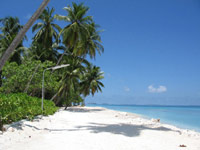 isole maldive white sands resort isola di dhidhdhoo finolhu atollo di ari sud by Elena&Gianluca aprile 2005