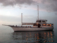 Isole Maldive Crociera culturale e Villa Stella Maldive luglio 2003 Ari nord, Ari sud, Nord Nilandhoo, Sud Nilandhoo Ribudhoo by Claudia&Dario di www.tuttomaldive.it