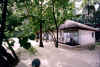 Ihuru_5L.jpg (73608 byte)