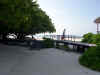 Isole Maldive Moofushi resort atollo di Ari sud by Claudia&Dario di www.tuttomaldive.it : spiaggia lato laguna  e overwater