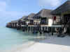 Isole Maldive Moofushi resort atollo di Ari sud by Claudia&Dario di www.tuttomaldive.it : spiaggia lato laguna  e overwater