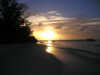 isole maldive foto photo informazioni consigli utili bathala resort isola di bathalaa atollo di ari nord by Monica&Paolo agosto 2004 : bathala island resort tramonto