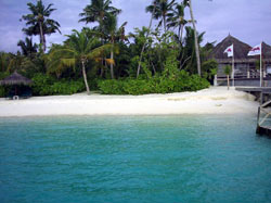 fotografie video informazioni consigli utili offerte viaggio isole maldive bodu huraa island resort isola di boduhuraa atollo di male sud  luglio 2007 Luciano Francesca Silvia Giulia