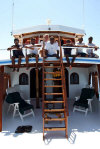 isole maldive novembre-dicembre 2003: crociera safari Maavahi boat con Albatros Top Boat By Claudia&Dario di www.tuttomaldive.it : equipaggio della barca