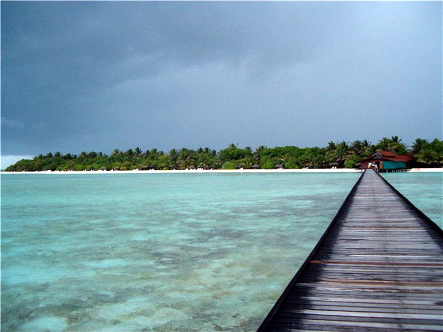 maldive foto photo informazioni isole maldive dhigufinolhu resort isola di dhigufinolhu atollo di male sud settembre 2004 by Manuela&Marco