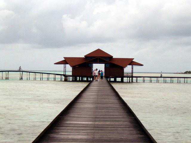 maldive foto photo informazioni isole maldive dhigufinolhu resort isola di dhigufinolhu atollo di male sud settembre 2004 by Manuela&Marco