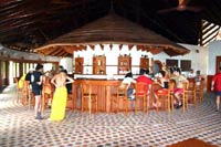 foto informazioni consigli utili del viaggio alle isole maldive dhonveli resort isola di kanu huraa atollo di male nord maggio 2004 by Claudia&Dario di www.tuttomaldive.it