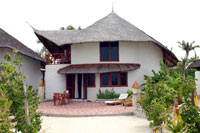 foto informazioni consigli utili del viaggio alle isole maldive dhonveli resort isola di kanu huraa atollo di male nord maggio 2004 by Claudia&Dario di www.tuttomaldive.it