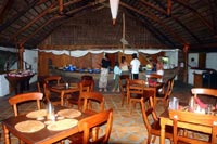 foto informazioni consigli utili del viaggio alle isole maldive dhonveli resort isola di kanu huraa atollo di male nord maggio 2004 by Claudia&Dario di www.tuttomaldive.it