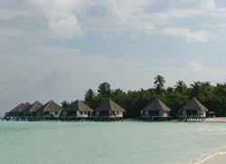 fotografia bungalow over water - isole maldive fotografie video informazioni notizie consigli di viaggio maldive gangehi resort atollo di ari nord gennaio 2008 by Dani e Alssio (utente forum maldive alssio)