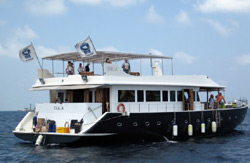 crociera maldive giulia boat isole maldive fotografie informazioni consigli barca giulia yacht boat tour operator seafari adventures gruppo tuttomaldive.it by Claudia&Dario di www.tuttomaldive.it febbraio 2007
