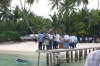 isole maldive iniziativa benifica un sorriso per le maldive distribuzione dei fondi raccolti in favore delle popolazioni delle maldive dopo il maremoto (tsunami)