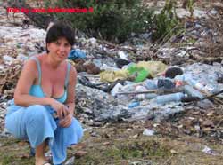 fotografie delle lamentele di Denise nei confronti del tour operator reliance per i disagi e i disservizi subiti in occasione del viaggio al club faru isola di farukolhufushi atollo di male nord nell'aprile 2006