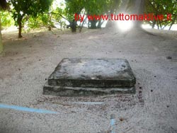 fotografie delle lamentele, disguidi, disservizi e i reclami dei disagi subiti da Alessandro Emanuela Giulia e Elena durante il viaggio al bathala island resort isola di bathalaa atollo di ari nord nell' agosto 2007 con il tour operator azemar
