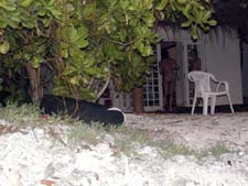fotografie delle lamentele di Antonio e Filippo nei confronti del tour operator club vacanze parmatour per i disagi e i disservizi subiti in occasione del viaggio al kuda rah resort isola di kudarah atollo di ari sud nel gennaio 2004