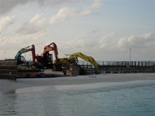 fotografie delle lamentele di Chiara nei confronti del tour operator sprintours per i disagi e i disservizi subiti in occasione del viaggio al vilu reef resort isola di meedhuffushi atollo di sud nilandhoo nell'agosto 2004