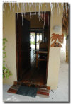 isole maldive foto beach bungalow informazioni consigli utili moofushi resort isola di moofushi atollo di ari sud con il gruppo di viaggio tuttomaldive nel luglio 2006 by Gabriela&Bruno utenti forum maldive Salomee e Gavriela uNachum