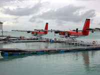isole maldive : attesa aeroporto idrovolanti maldivian air taxi