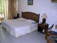 isole maldive foto photo informazioni consigli utili ranveli resort isola di viligilivaru atollo di ari sud by Patrizia Emilio marzo 2005