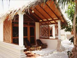 isole maldive fotografie informazioni consigli utili reethi beach resort isola di fonimagoodhoo atollo di baa by Paola&C aprile 2006