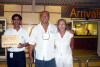 in diretta dalle maldive per www.tuttomaldive.it : l'accoglienza di syusy blady, patrizio roversi e la figlia zoe all'arrivo all'aeroporto di male