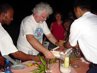 in diretta dalle maldive per www.tuttomaldive.it : velistipercaso compleanno di patrizio roversi