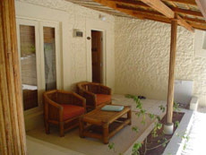 fotografie informazioni isole maldive white sands resort isola di dhidhdhoo finolhu atollo di ari sud by Micaela marzo 2006